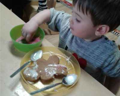 making-a-mess-with-our-gingerbread